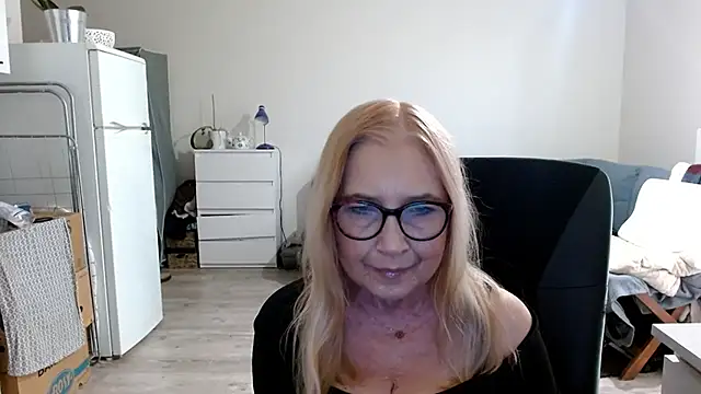 sofia xkiss online show from March 3, 2025, 7:57 am