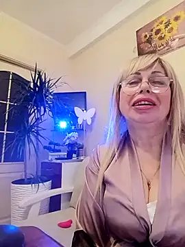 Snapshot of SusieNoreen chatting on March 14, 2025, 1:16 am SusieNoreen online show from March 14, 2025, 1:16 am