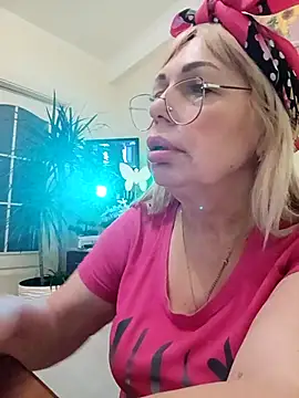 Snapshot of SusieNoreen chatting on March 19, 2025, 8:23 am SusieNoreen online show from March 19, 2025, 8:23 am