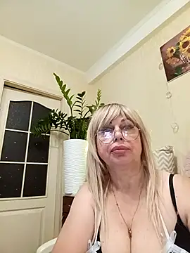 Snapshot of SusieNoreen chatting on September 13, 2025, 2:44 am SusieNoreen online show from September 13, 2025, 2:44 am
