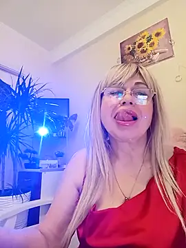 Snapshot of SusieNoreen chatting on March 8, 2025, 12:33 am SusieNoreen online show from March 8, 2025, 12:33 am