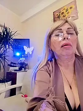 Snapshot of SusieNoreen chatting on March 13, 2025, 4:38 am SusieNoreen online show from March 13, 2025, 4:38 am