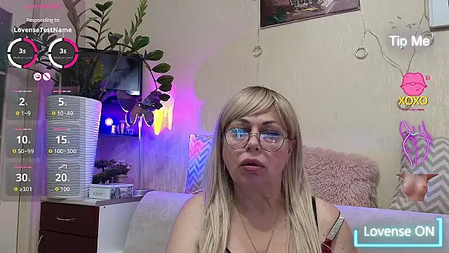 Snapshot of SusieNoreen chatting on September 14, 2025, 11:49 pm SusieNoreen online show from September 14, 2025, 11:49 pm