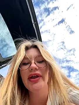 Snapshot of justmila chatting on September 17, 2025, 11:01 am justmila online show from September 17, 2025, 11:01 am