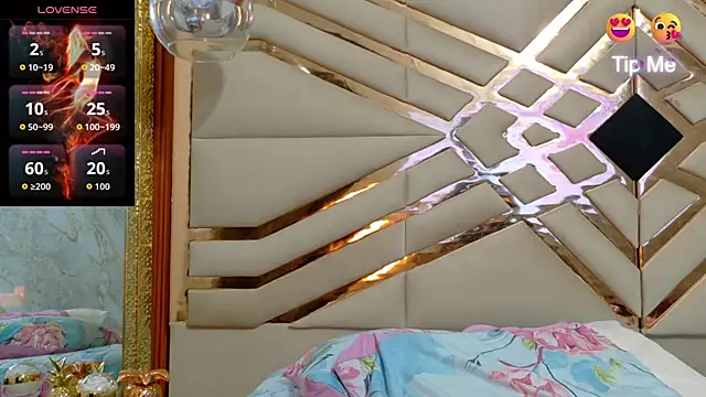 Sluttyandmature online show from April 3, 2026, 12:44 pm