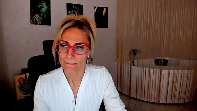 MuseOfStage online show from April 19, 2026, 6:21 pm