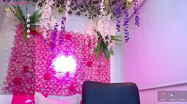 Snapshot of BLONDE_SEXYHOT chatting on March 18, 2025, 8:39 am BLONDE SEXYHOT online show from March 18, 2025, 8:39 am