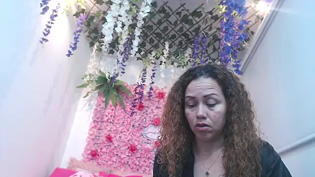 Snapshot of BLONDE_SEXYHOT chatting on November 4, 2025, 9:40 pm BLONDE SEXYHOT online show from November 4, 2025, 9:40 pm