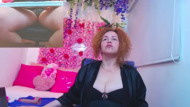 Snapshot of BLONDE_SEXYHOT chatting on October 22, 2025, 10:19 pm BLONDE SEXYHOT online show from October 22, 2025, 10:19 pm