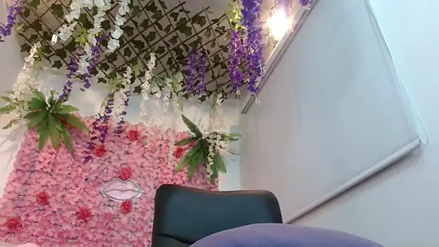 Snapshot of BLONDE_SEXYHOT chatting on October 26, 2025, 11:49 pm BLONDE SEXYHOT online show from October 26, 2025, 11:49 pm