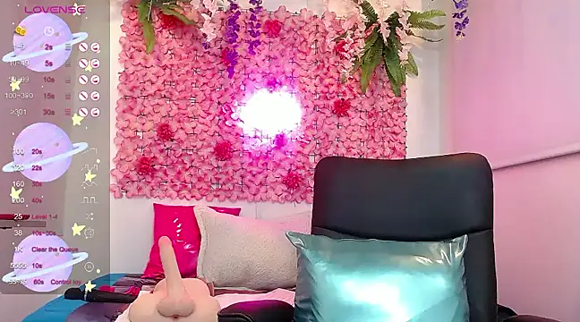 Snapshot of BLONDE_SEXYHOT chatting on March 19, 2025, 10:44 am BLONDE SEXYHOT online show from March 19, 2025, 10:44 am