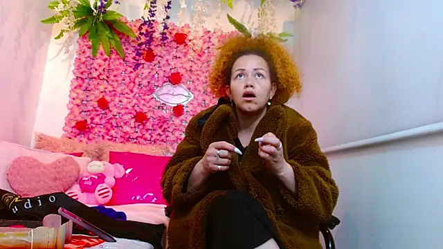 Snapshot of BLONDE_SEXYHOT chatting on October 14, 2025, 3:34 pm BLONDE SEXYHOT online show from October 14, 2025, 3:34 pm