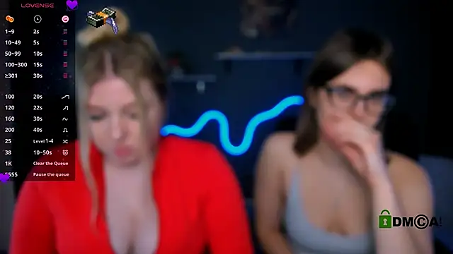 juli kisss online show from March 19, 2025, 8:00 pm