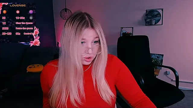 juli kisss online show from February 28, 2025, 2:31 am