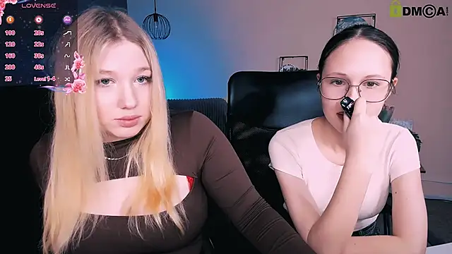 juli kisss online show from March 8, 2025, 1:36 pm