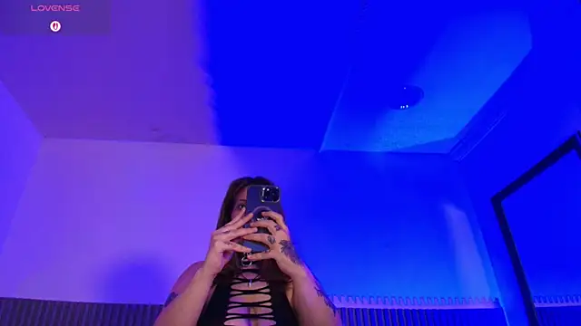 Iamvictoria06 online show from February 5, 2026, 7:21 pm