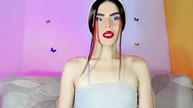 TatiGil online show from April 12, 2026, 2:04 am