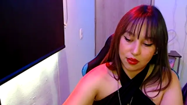 Skarlet Adams28 online show from May 13, 2026, 6:26 pm