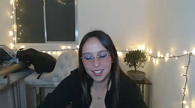Snapshot of Skarlet_Adams28 chatting on January 28, 2025, 10:34 pm Skarlet Adams28 online show from January 28, 2025, 10:34 pm