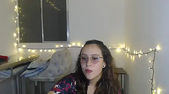 Snapshot of Skarlet_Adams28 chatting on February 3, 2025, 2:58 am Skarlet Adams28 online show from February 3, 2025, 2:58 am