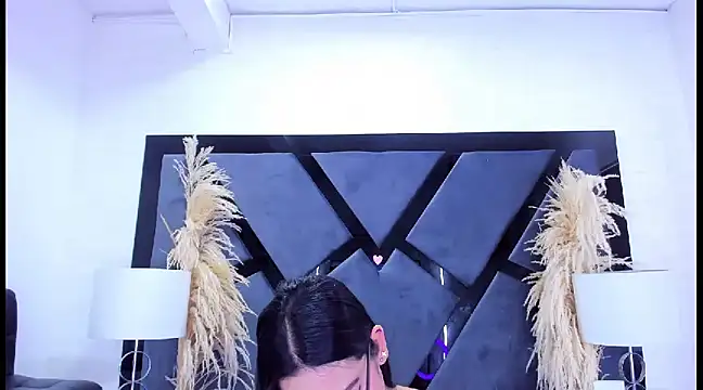 Snapshot of KylieWhite chatting on February 19, 2025, 3:49 pm KylieWhite online show from February 19, 2025, 3:49 pm