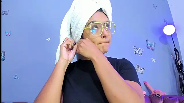 Kaira mosse online show from November 8, 2025, 11:25 am