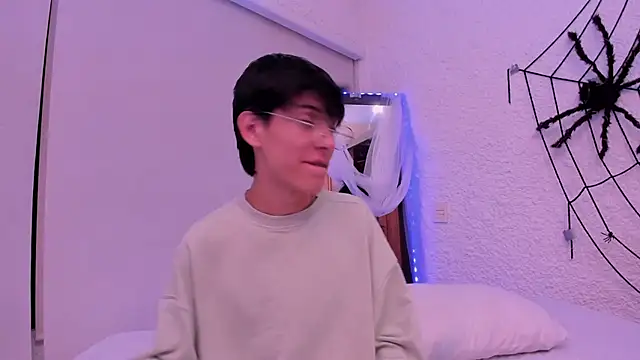 Snapshot of alexandersawyer chatting on October 15, 2025, 4:22 am alexandersawyer online show from October 15, 2025, 4:22 am