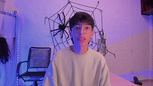 Snapshot of alexandersawyer chatting on October 6, 2025, 4:02 am alexandersawyer online show from October 6, 2025, 4:02 am