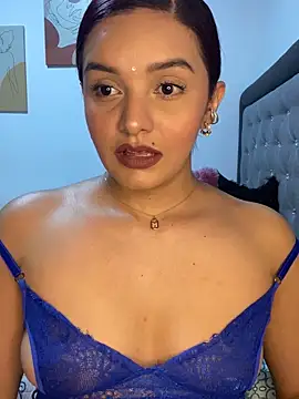 Melanyprada online show from December 3, 2025, 4:02 am