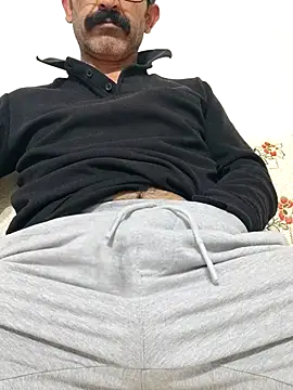 Rdm b online show from December 13, 2025, 8:04 pm