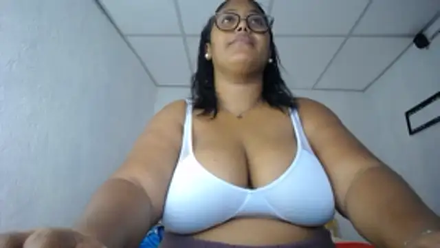 miajoseph  online show from March 12, 2026, 5:02 am