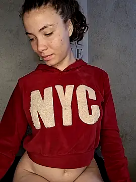 HelenHoltz online show from September 25, 2025, 3:51 pm