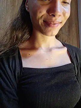 Snapshot of HelenHoltz chatting on February 11, 2026, 12:38 pm HelenHoltz online show from February 11, 2026, 12:38 pm