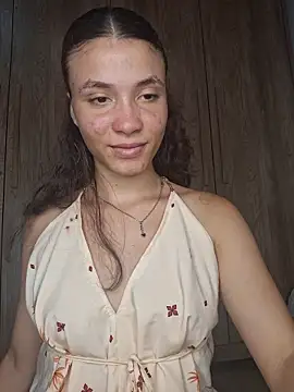 HelenHoltz online show from December 16, 2025, 7:18 pm