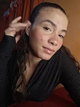 Snapshot of HelenHoltz chatting on February 2, 2026, 2:10 am HelenHoltz online show from February 2, 2026, 2:10 am