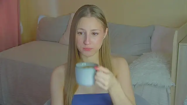 Snapshot of BritneyCruze chatting on November 28, 2025, 9:09 am BritneyCruze online show from November 28, 2025, 9:09 am