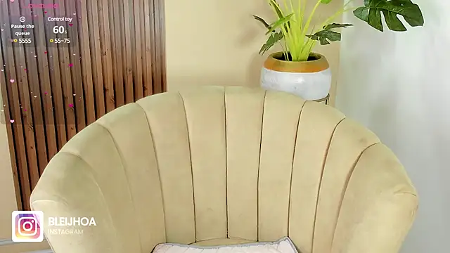 kenayfox online show from February 13, 2025, 5:05 am