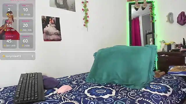 Snapshot of _Fernanda_Sanchez chatting on October 4, 2025, 11:17 pm Fernanda Sanchez online show from October 4, 2025, 11:17 pm