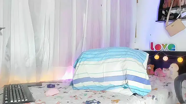 Snapshot of _Fernanda_Sanchez chatting on January 13, 2026, 12:25 am Fernanda Sanchez online show from January 13, 2026, 12:25 am