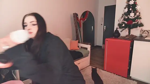 ce leste   online show from December 5, 2025, 3:54 pm