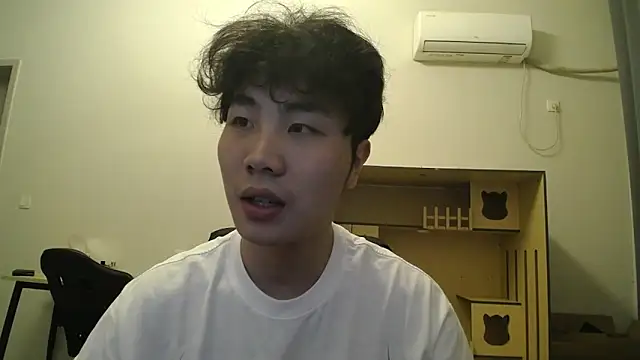 Snapshot of fuln12 chatting on October 16, 2025, 9:28 am fuln12 online show from October 16, 2025, 9:28 am