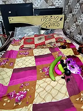 pihu32824 online show from October 1, 2025, 7:29 pm