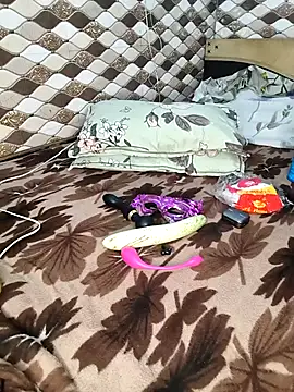 pihu32824 online show from October 13, 2025, 7:15 pm