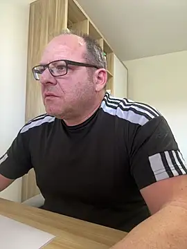 coupleLatinaLovers online show from February 24, 2026, 11:11 am