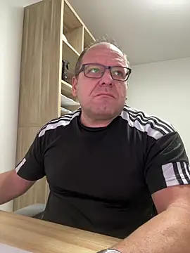 coupleLatinaLovers online show from October 31, 2025, 6:21 am