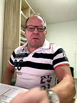 coupleLatinaLovers online show from November 13, 2025, 6:17 am