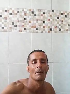 morenogato100 online show from May 15, 2026, 3:32 pm