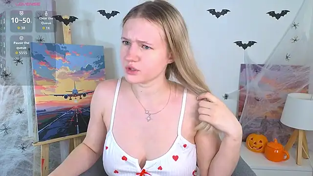 Snapshot of MaydaFoulk chatting on October 22, 2025, 1:05 am MaydaFoulk online show from October 22, 2025, 1:05 am