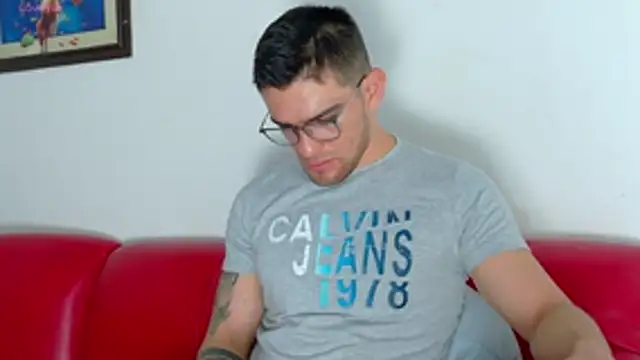 Sexy Alejandro  online show from May 27, 2026, 11:39 am