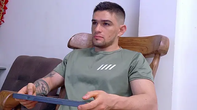 Sexy Alejandro  online show from February 26, 2026, 1:00 pm